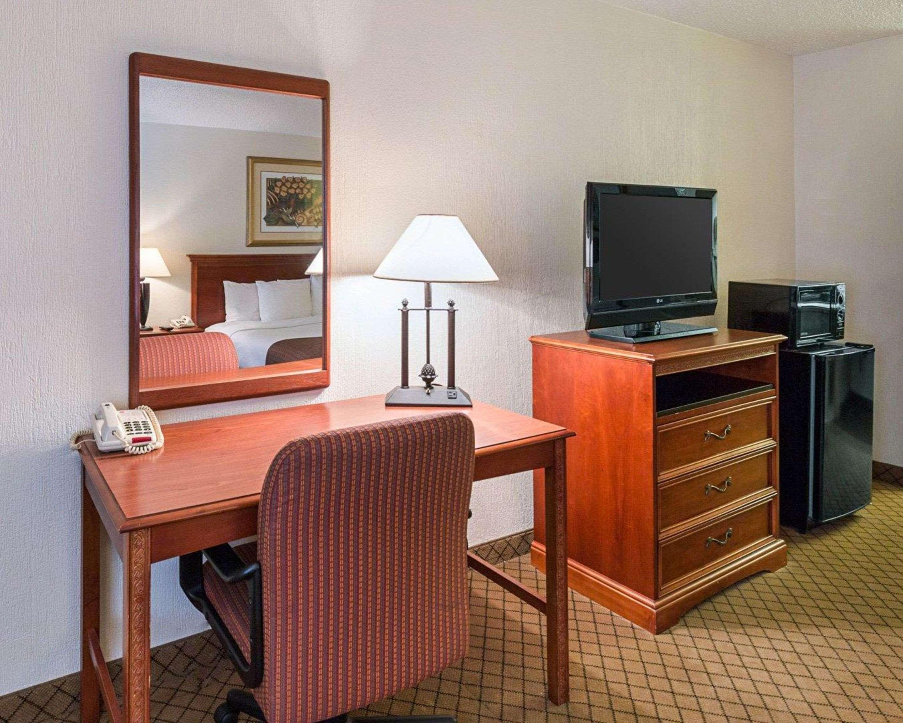 Greentree Hotel & Extended Stay I-10 Fwy Houston, Channelview, Baytown Exteriör bild